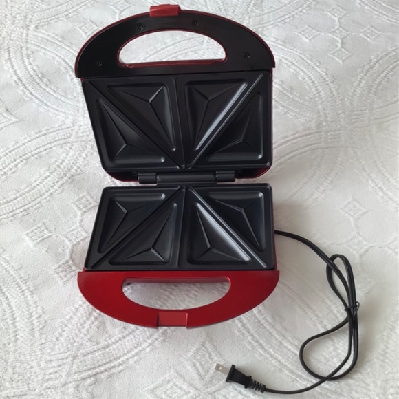 Electric sandwich maker NWT countertop toaster - Picture 4 of 16